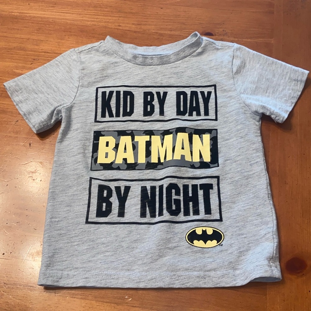 Batman Tshirt Boy 4T gray black cotton polyester